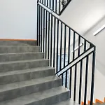 Airport Deluxe شقة