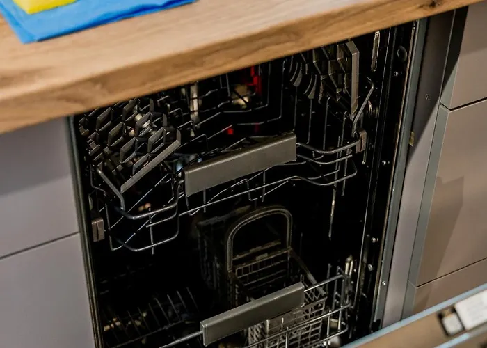 Airport Deluxe Apartment *